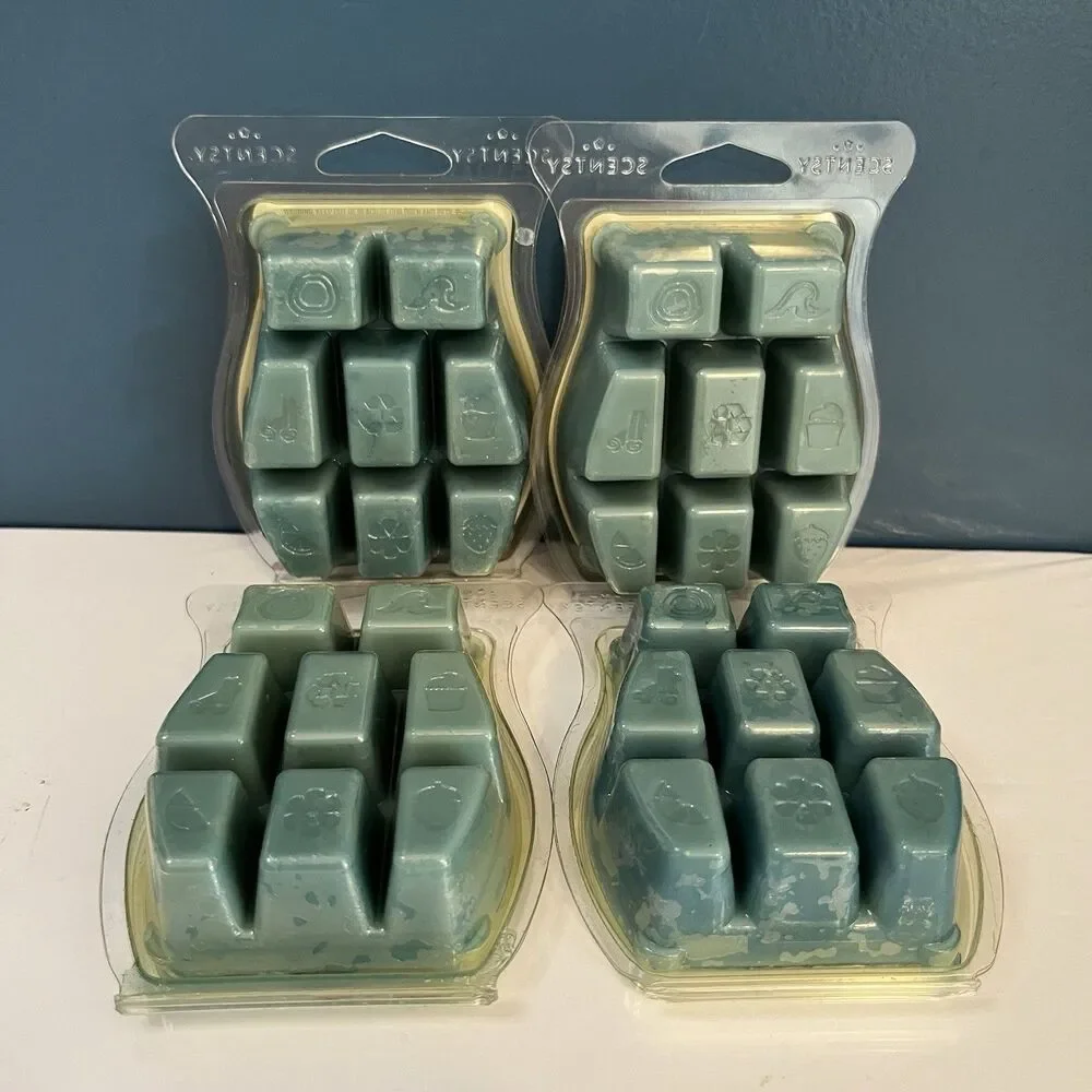 Scentsy ARCTIC KISS Wax Bars Lot of 4 New Retired